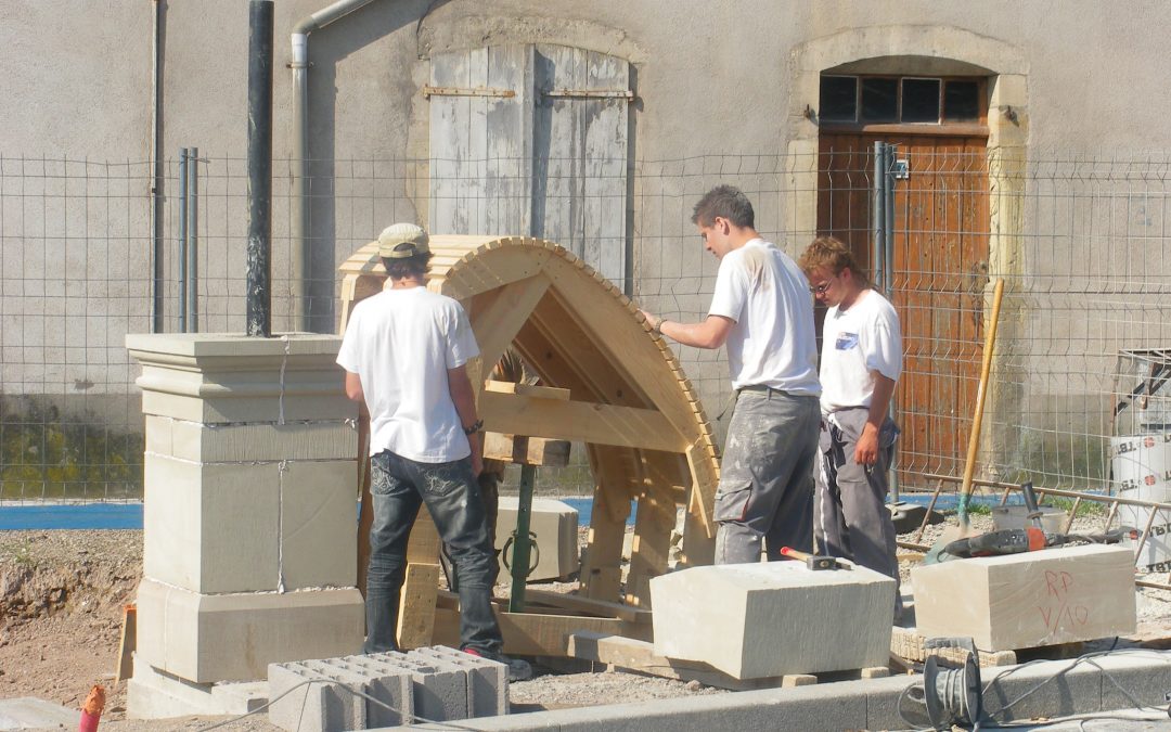 Création d’une fontaine par les élèves de la section pierre