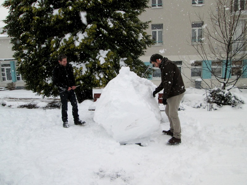 Nos sculpteurs à l’oeuvre.